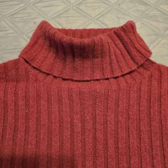 Sutton Studio petite cashmere turtleneck sweater - Picture 3 of 5